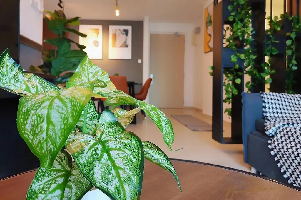 Nowhere 2Br & 2Bath Apartment With Balcony @ Reizz Residences Kuala Lumpur Malaysia