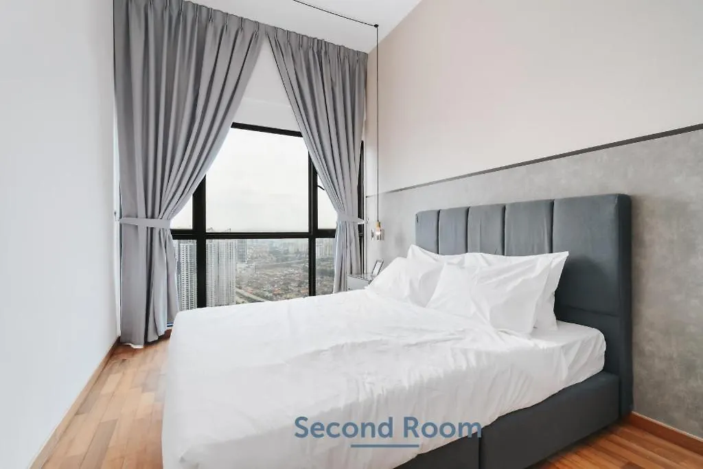Nowhere 2Br & 2Bath Apartment With Balcony @ Reizz Residences Kuala Lumpur